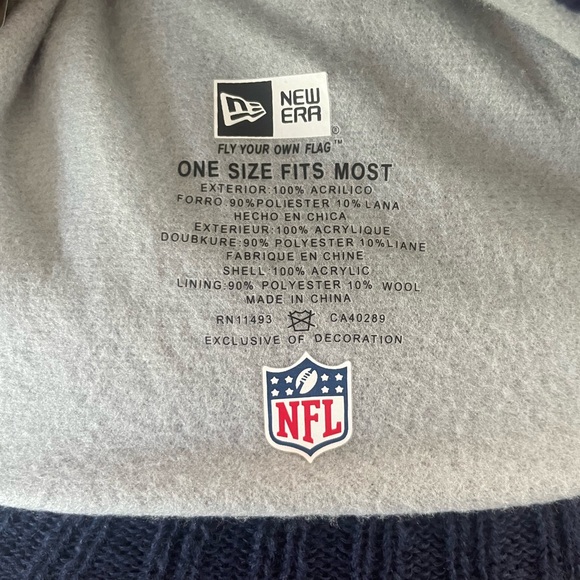 NWT Chicago Bears Pom Beanie - Picture 4 of 4